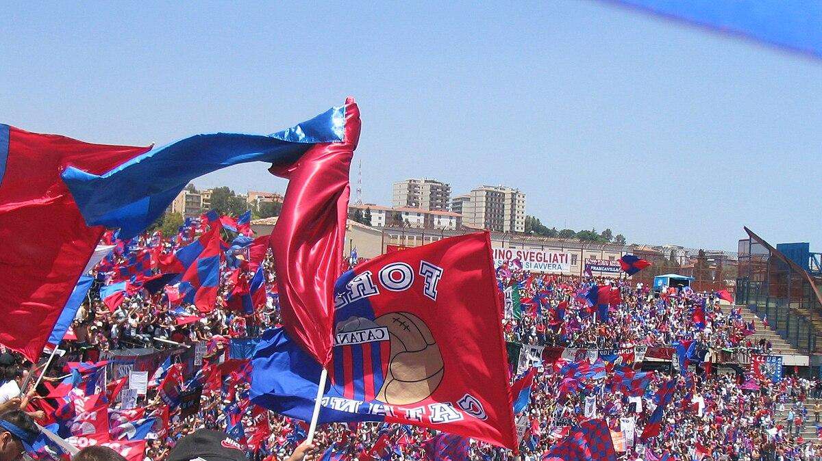 11.427 abbonati in Serie D: il Catania batte tutti. Il record che racconta una fede impossibile da spegnere