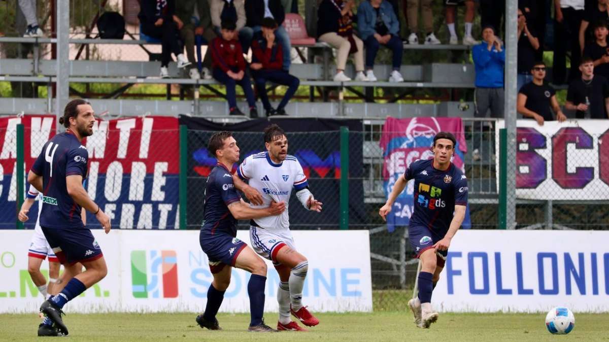 Playout vietato ai deboli di cuore: Belloni firma il gol vittoria, il Follonica Gavorrano festeggia la permanenza