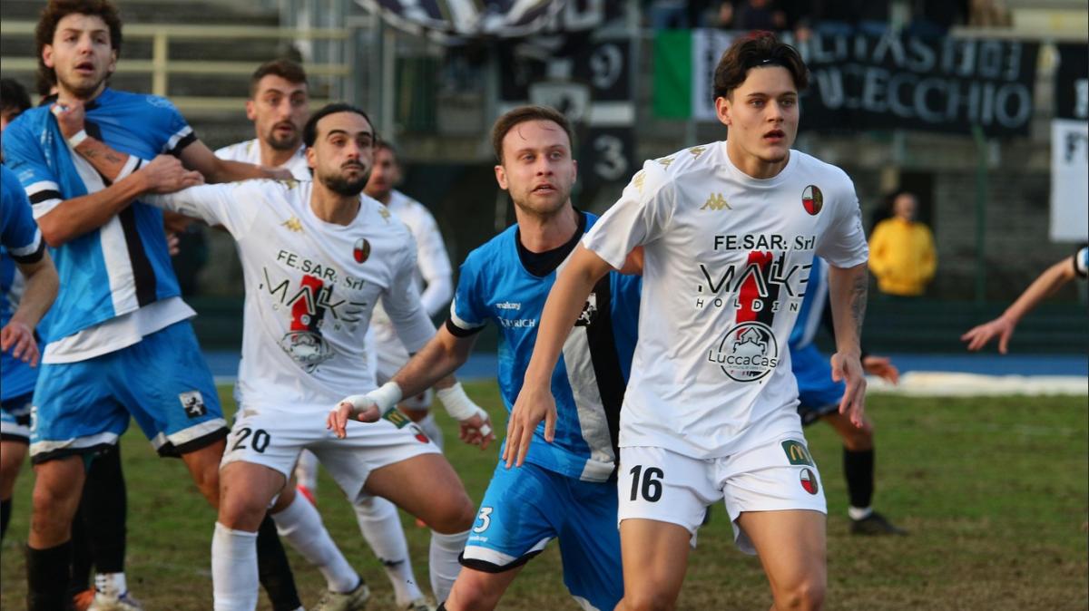 Lucchese, rimonta folle a Fucecchio: da 2-0 a 2-2 in due minuti, il primato è salvo