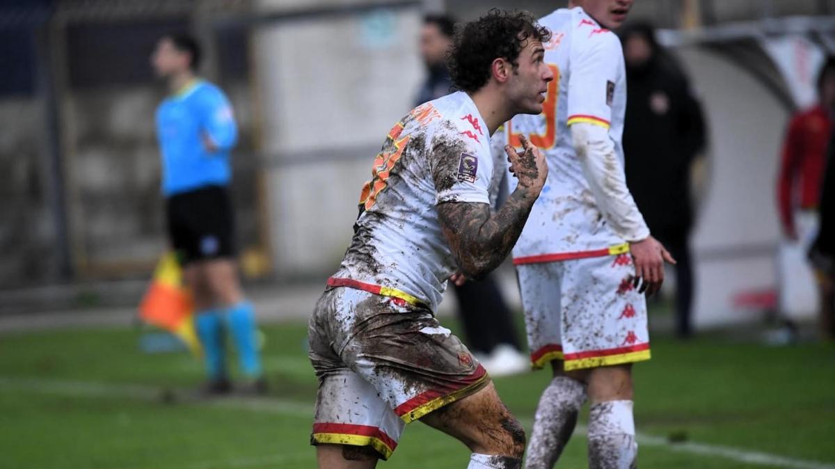 Bra, punto d'oro a Sassari: 1-1 con la Torres nel fango e sotto la pioggia
