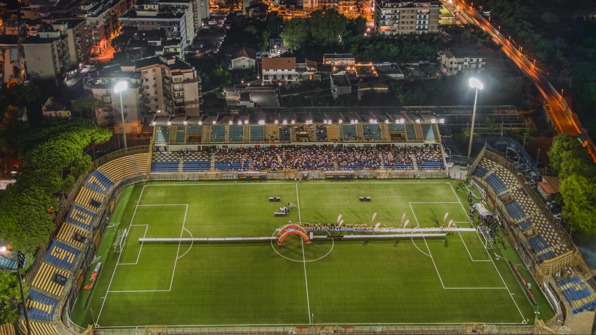 Stadio Menti sbarrato: Juve Stabia-Entella si giocherà nel silenzio delle porte chiuse