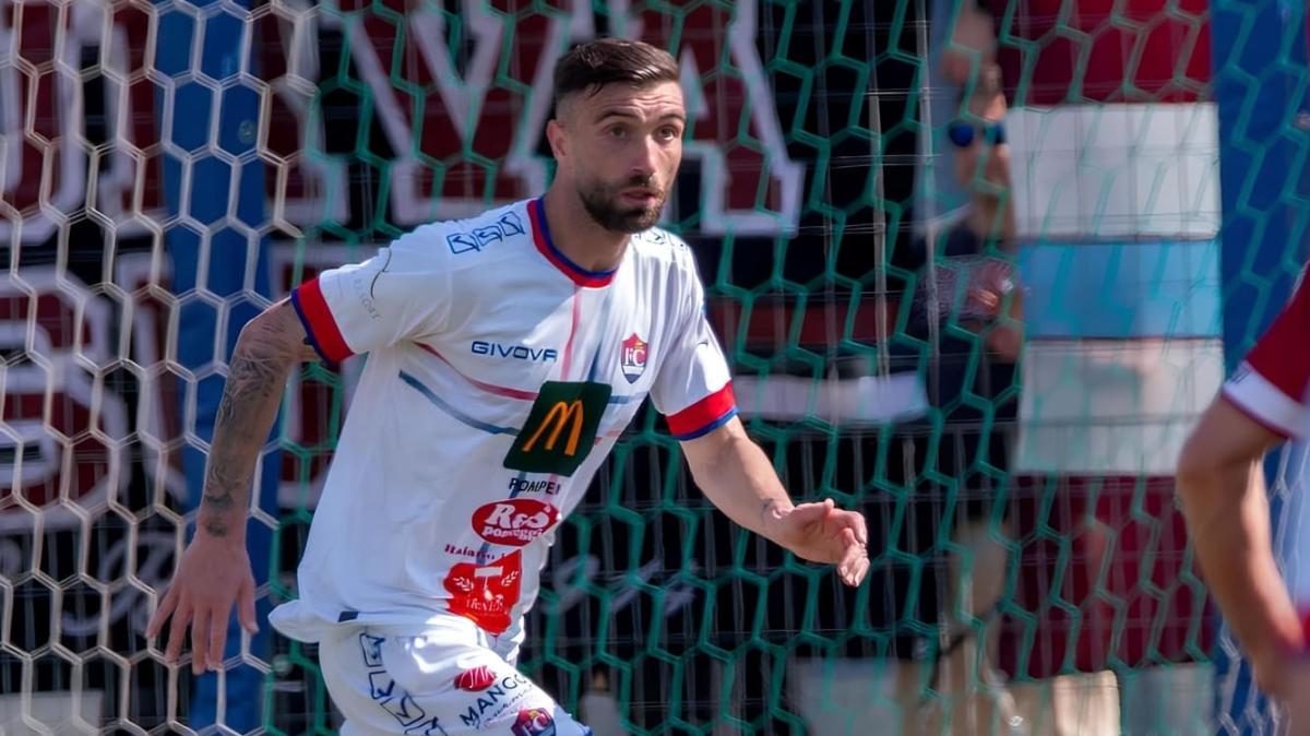 Sirene di Serie D per Russo: l'esperto centrale difensivo è pronto a tornare sul mercato interregionale