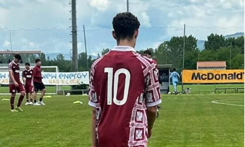 L'Arezzo blinda il suo gioiello: Samuele Sussi firma il primo contratto da professionista