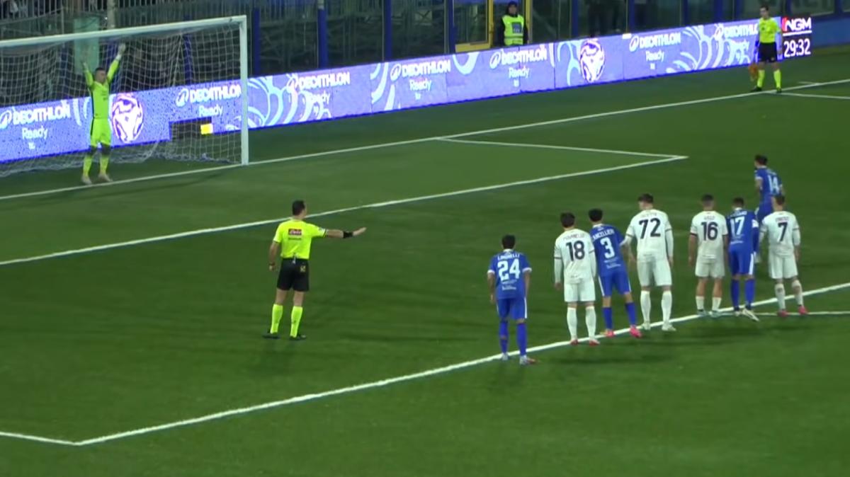 Il Crotone ribalta il Siracusa ed espugna il "De Simone"