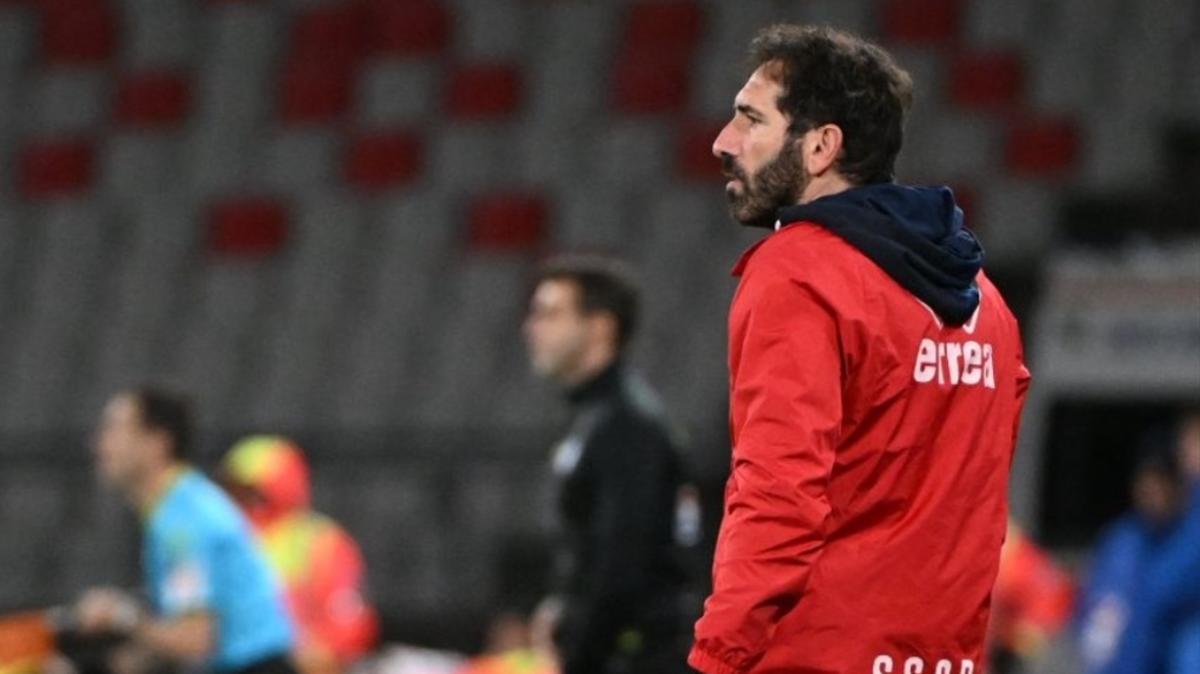 Bari, esonerato Fabio Caserta: la società saluta l'allenatore e il suo staff