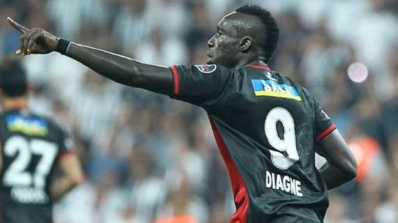 Bra, c'è posta per te: il bomber Mbaye Diagne fa visita alla sua ex squadra
