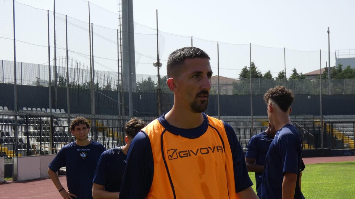 Ciro Foggia tra due fuochi: il "mister 150 reti" pronto a lasciare l'Heraclea?