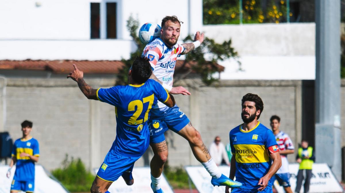 Serie D, il punto sul girone G: Scafatese in passerella, si scatena l'inferno alle sue spalle. Ammucchiata in zona salvezza