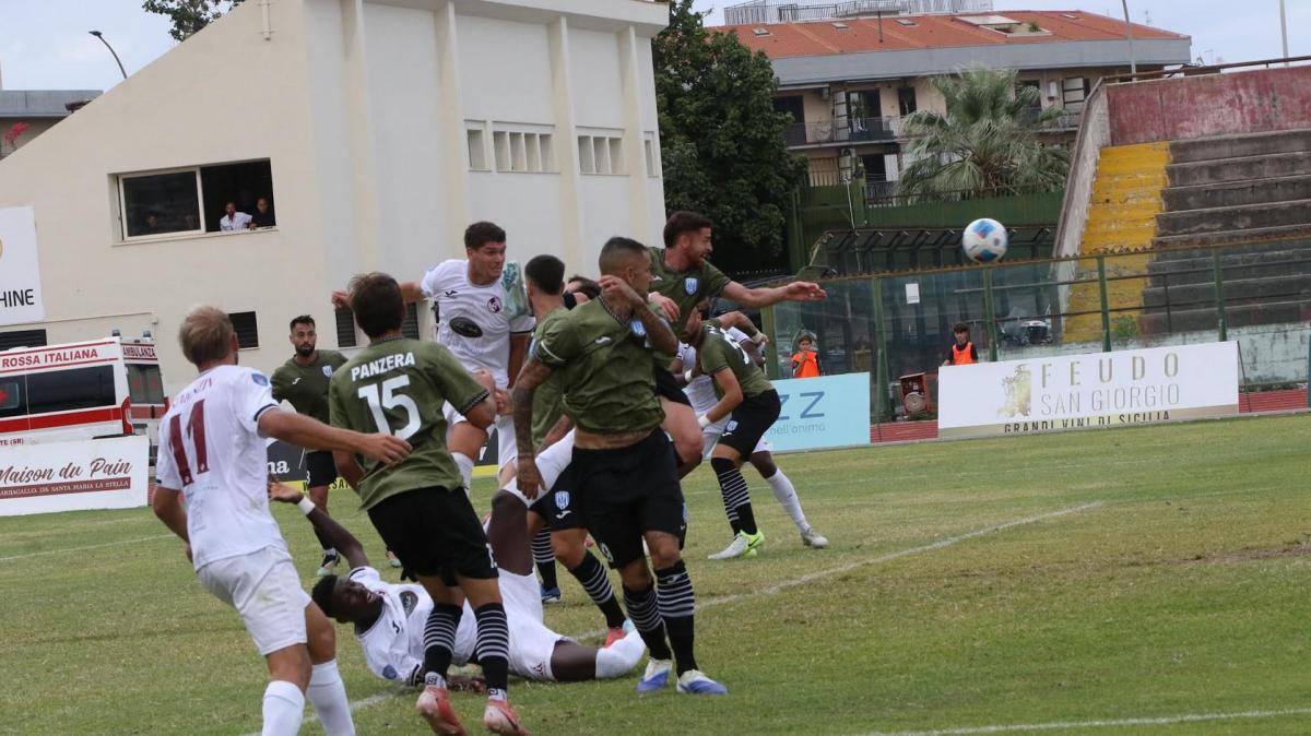 L'Acireale ribalta il Gela: doppio Rechichi e primo successo in campionato