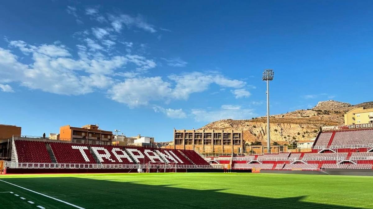 Trapani, nota congiunta di calcio e basket: «Il 16 luglio cambierà tutto»