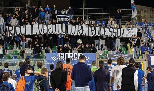 Siracusa, frattura insanabile: i tifosi dicono basta mentre spuntano voci sulla cessione
