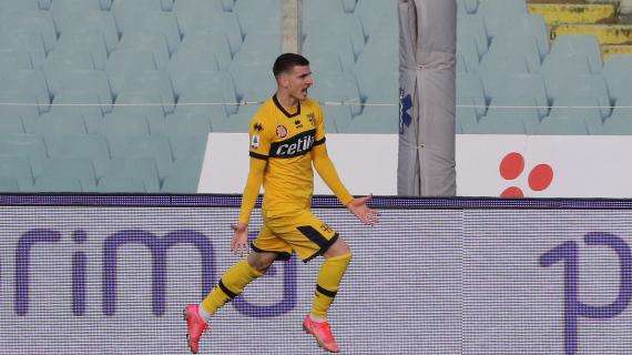Serie B, anticipo pirotecnico tra Parma e Bari: finisce 2-2