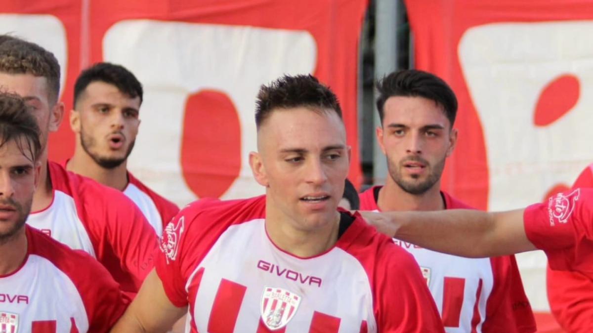 Il trionfo in Serie D e poi le telefonate dei professionisti: due big si contendono l'esterno offensivo