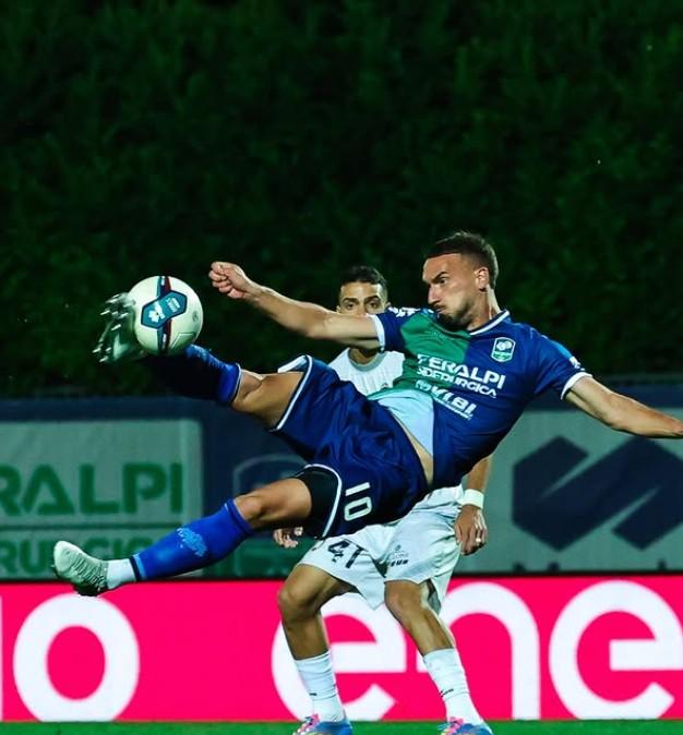 Ansia per Di Molfetta: il ginocchio preoccupa il Brescia, la situazione verso domenica