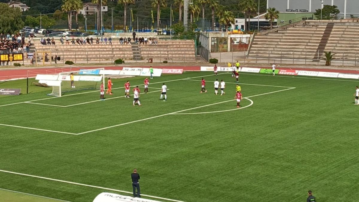 Il tabù della Reggina non svanisce: lo zero a zero premia la Nissa, siciliani in estasi