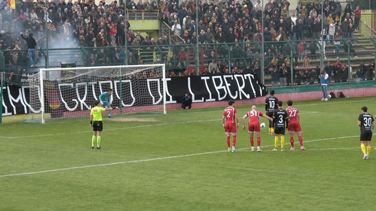 Cuore Ancona: ribalta il Giulianova al "Fadini" e consolida la vetta. Il sogno Serie C continua
