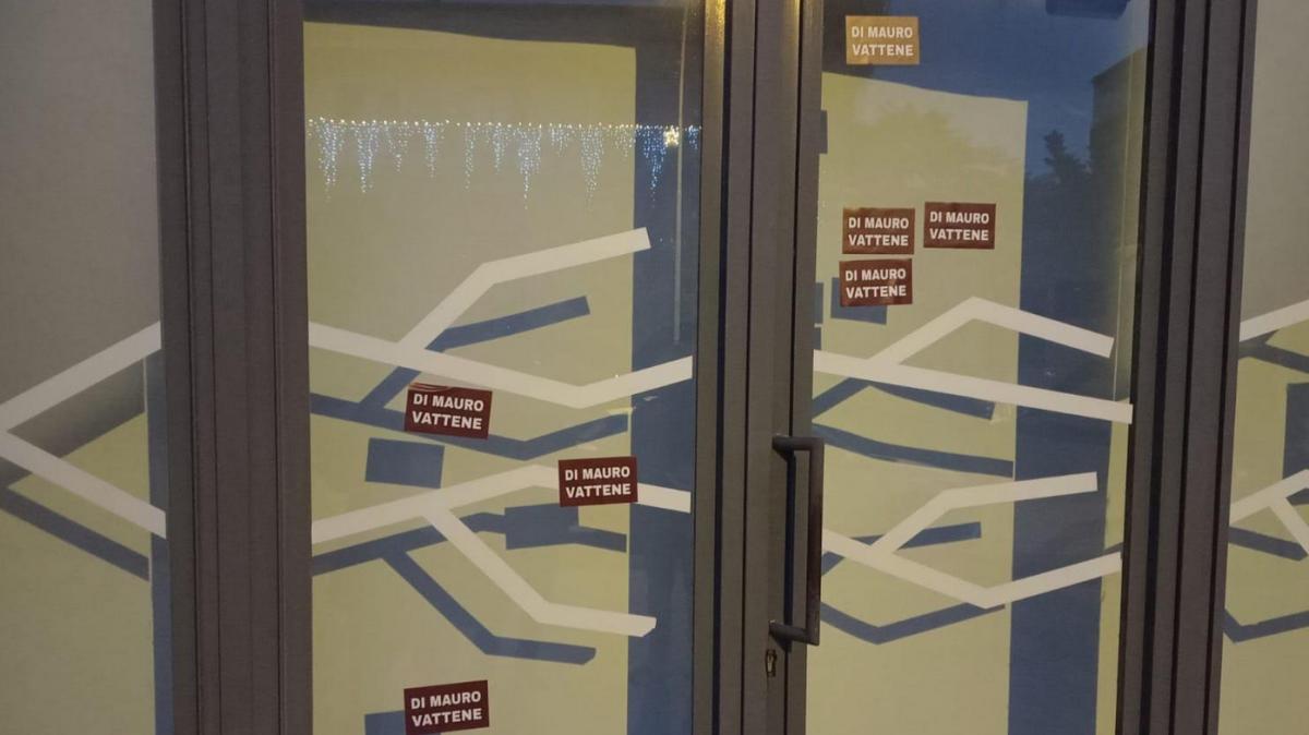 Acireale, nuvo attacco al presidente Di Mauro: colpita la sede lavorativa