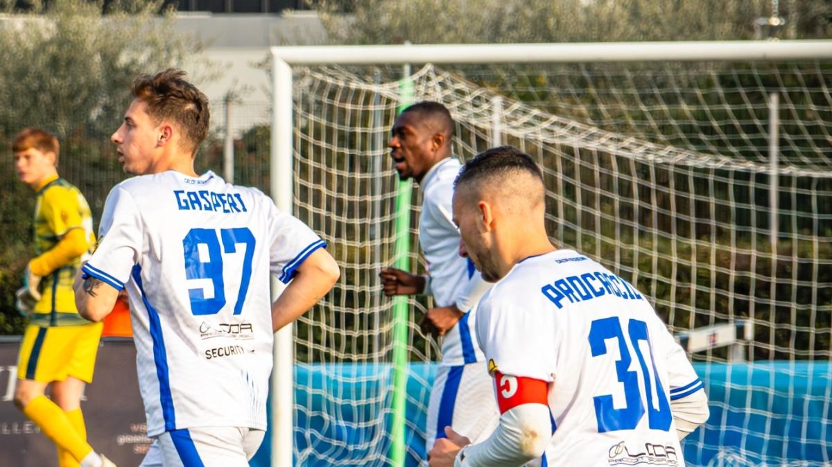 Serie D - girone D, la presentazione del 24° turno: testacoda Desenzano. Brividi Lentigione col Sangiuliano, Cittadella-Pro Sesto vale i playoff