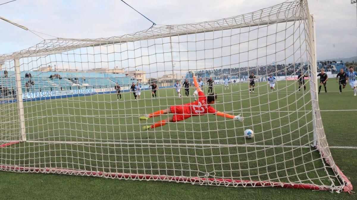 Fasano, Padalino: «Testa, cuore e voglia per arrivare primi su ogni palla»