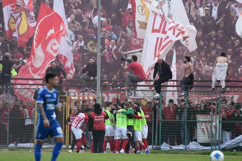 Barletta imperioso, la Paganese si inchina: i biancorossi si prendono la vetta del Girone H