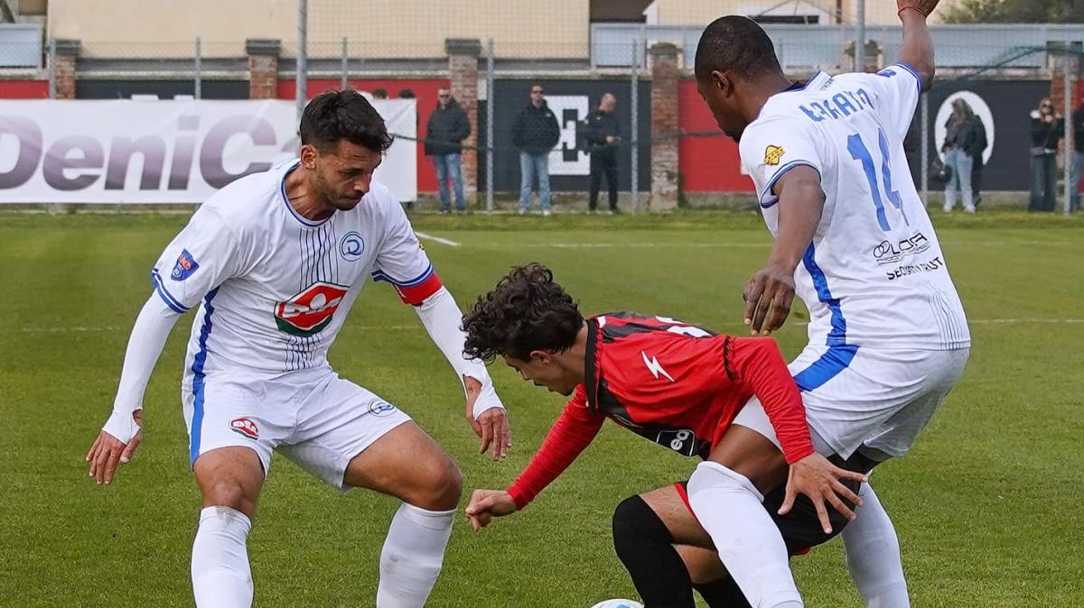 Serie D - girone D, la presentazione del 26° turno: Il Desenzano cerca l'allungo, Lentigione nella trappola Palazzolo. Quasi uno spareggio tra Sasso e Correggese