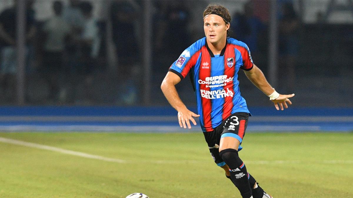 L'incubo infortunio si abbatte sul Catania: esami impietosi per il difensore, il responso gela i tifosi