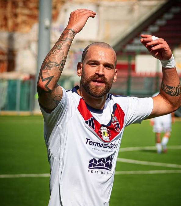 L'Aquila, mercato in fermento per Sparacello: quattro club sull'attaccante