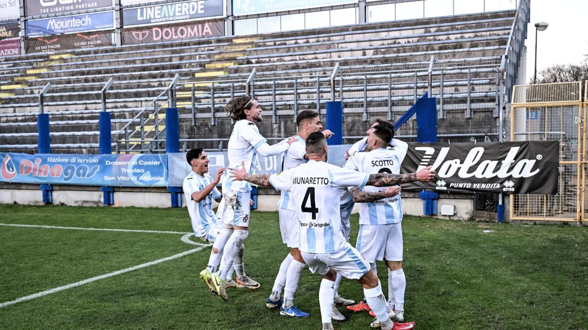 Il genio di Gucher sblocca l'assedio: Treviso vince e vola in vetta