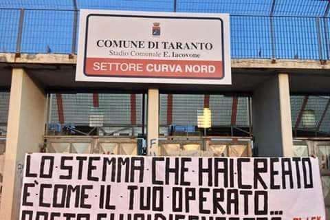Nuovo logo a Taranto: scatta la protesta