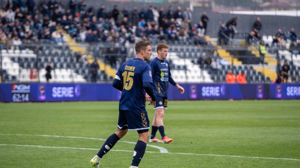 Cava de' Tirreni in festa: dopo la salvezza arriva il primo colpo per il futuro