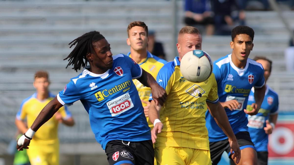 Novara, gioiello in vetrina: sirene dalla B per Agyemang. Duello a due