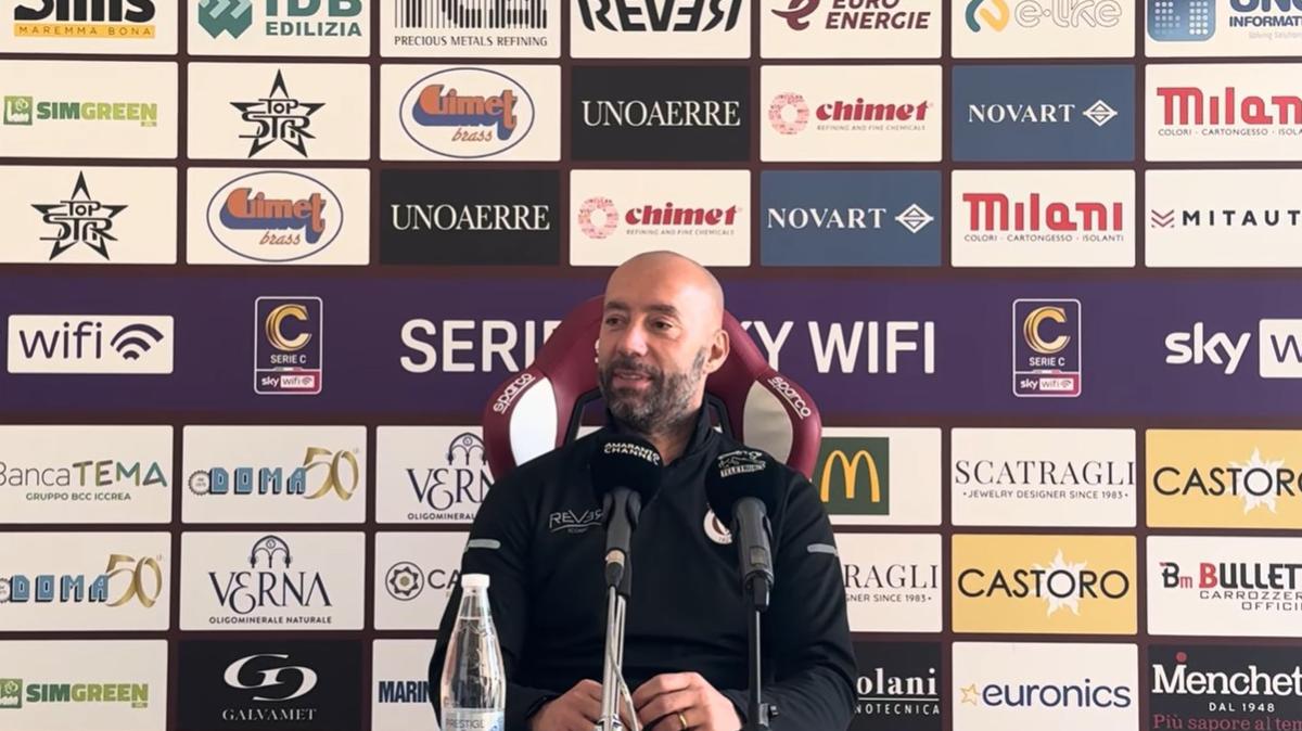 Bucchi chiama a raccolta i 500 dell'Arezzo per l'anticipo serale: «Il tifo sposta gli equilibri»: