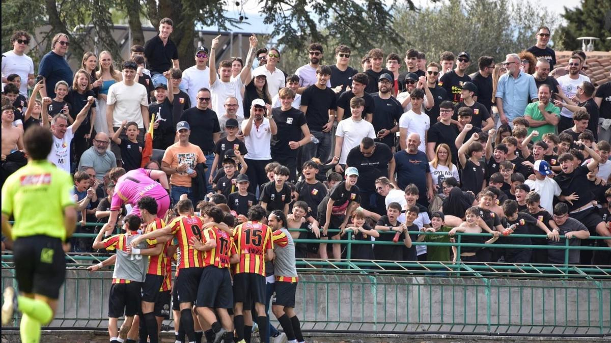 Angelana, è qui la festa! Tarpanelli firma il miracolo e regala la Serie D