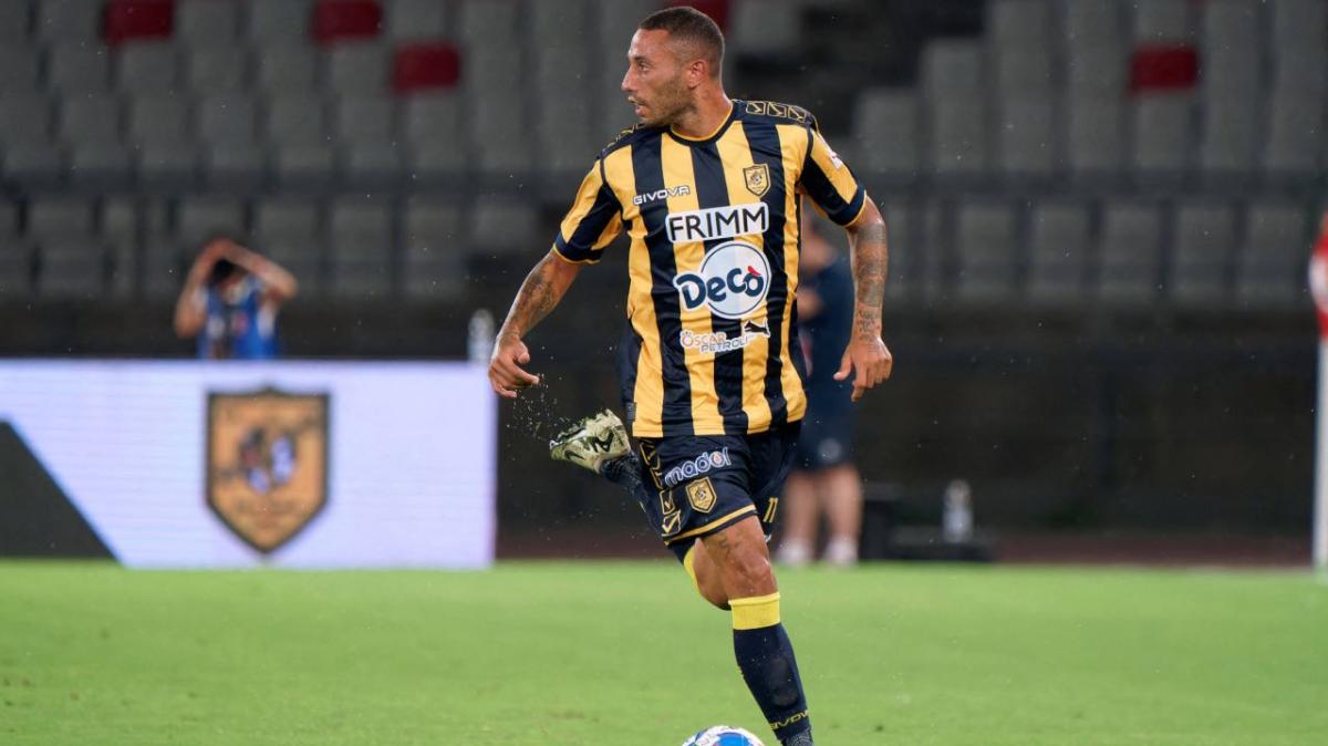 Bari scatenato: pronto un altro colpo dalla Juve Stabia per Longo