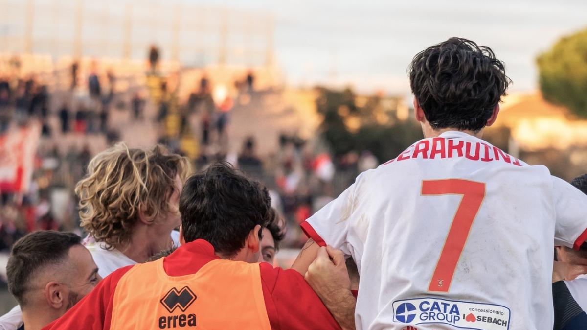 Serie D, il punto sul girone E: Grosseto, Tau e Seravezza scavano il solco. Addio sogni per il Siena?