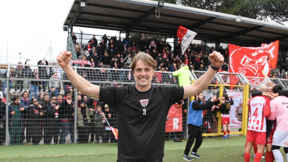 Manetta gela il Nola al 90': il Barletta vince in dieci e vola in classifica