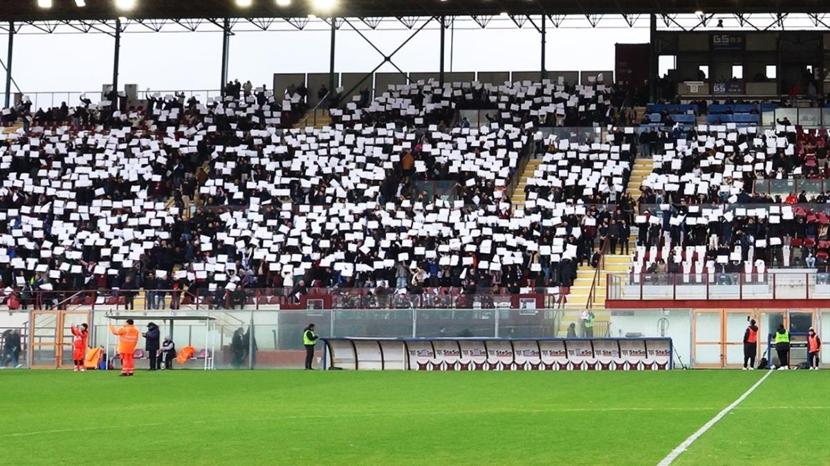 Trasferta di Gela vietata ai tifosi della Reggina: colpa dei cantieri