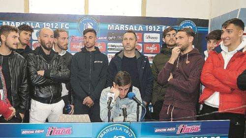 Marsala, i calciatori: "Ci sentiamo abbandonati ed umiliati"