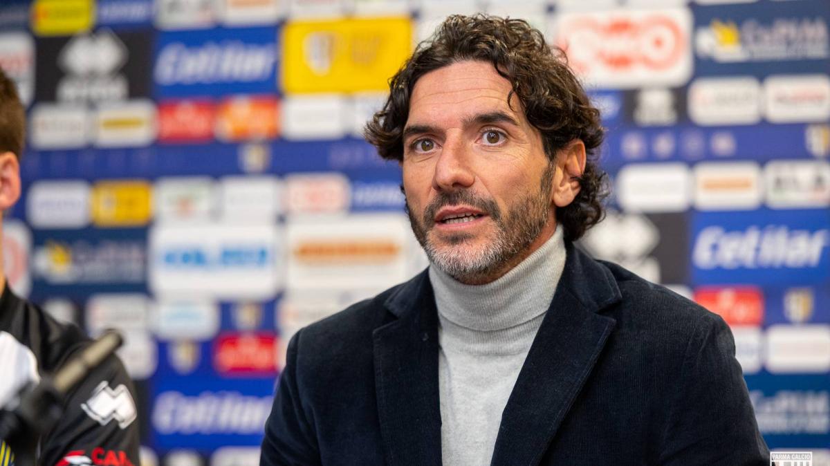Reggina, aria di rinascita: caccia al nuovo DS, un ex capitano nel mirino