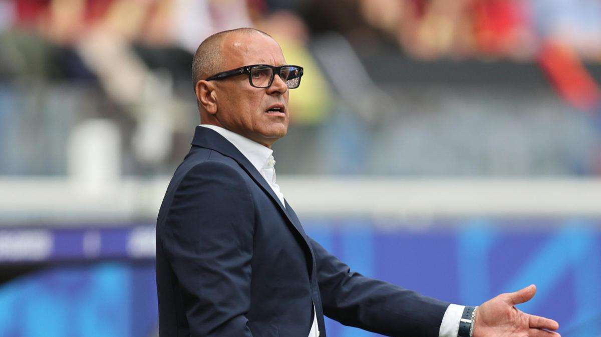 Calzona controcorrente: «Troppi calciatori stranieri in Italia? Non sono d'accordo...»