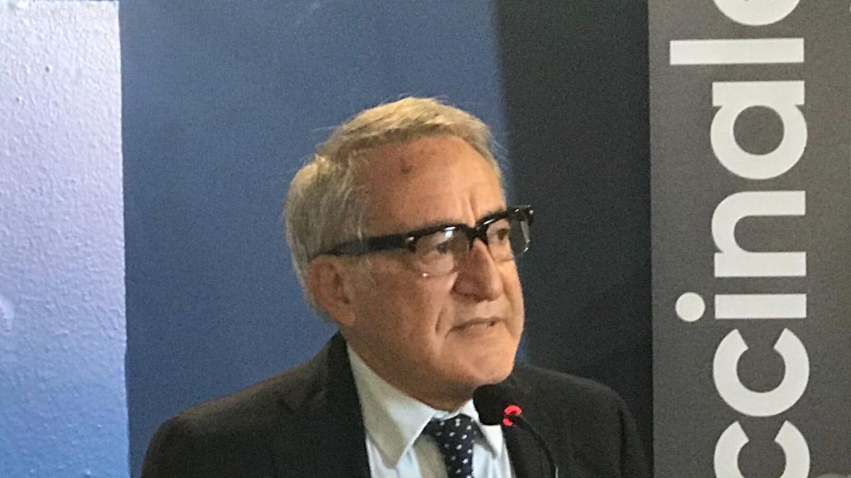 Benevento, parla Vigorito: «Floro Flores sa di calcio, ma per il rinnovo bisogna aspettare»