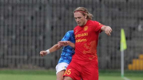 UFFICIALE: Giugliano, arriva un calciatore in prestito dal Pescara