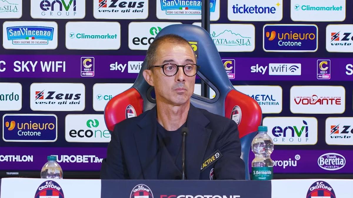 Crotone-Monopoli, Longo prepara la sfida: «Serve umiltà e fame di vittoria»