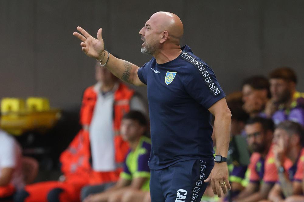 Carrarese, Calabro avverte: «Il Venezia ricorda il Sassuolo dominatore dello scorso anno»