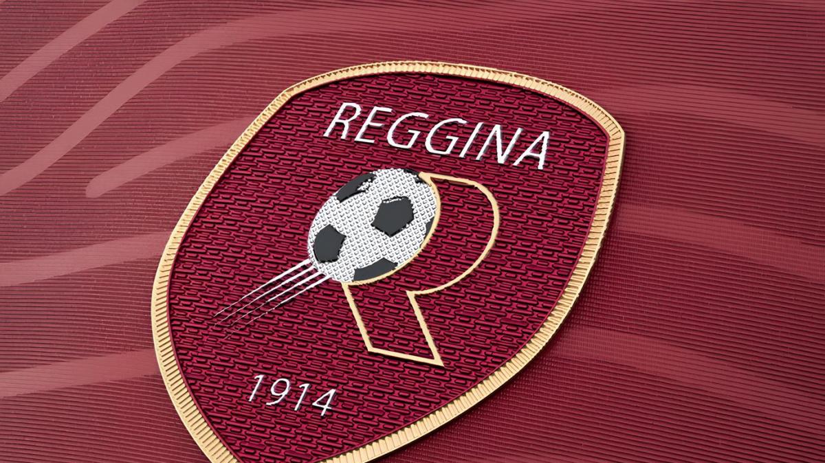 Reggina, l'abbondanza che diventa un'arma a doppio taglio: dieci calciatori ai margini della rotazione