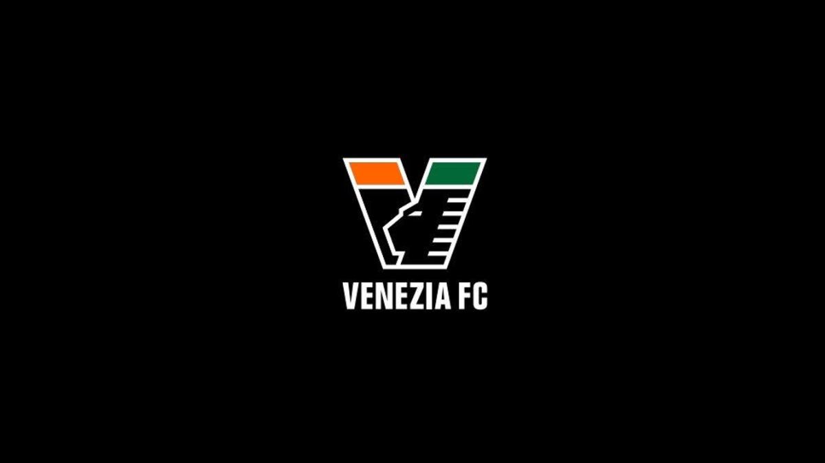 Venezia, nuovo stemma per una nuova era: la V del Leone diventa nera