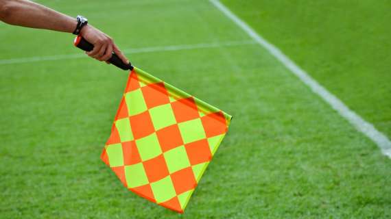 Assurdo! Arbitro morso ad un testicolo e partita rinviata