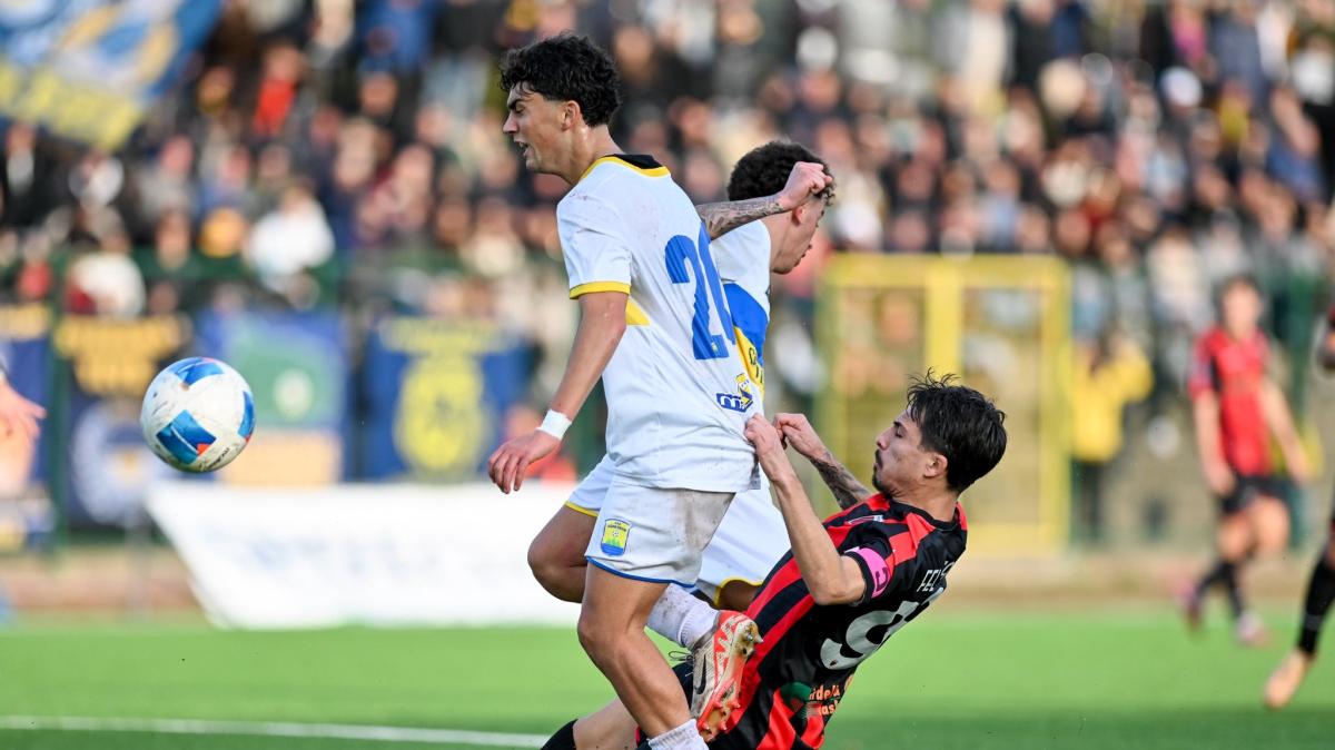 Nocerina fortezza del Girone G nel primo tempo: appena 5 reti incassate. Montespaccato cerca soluzioni con 16 gol al passivo