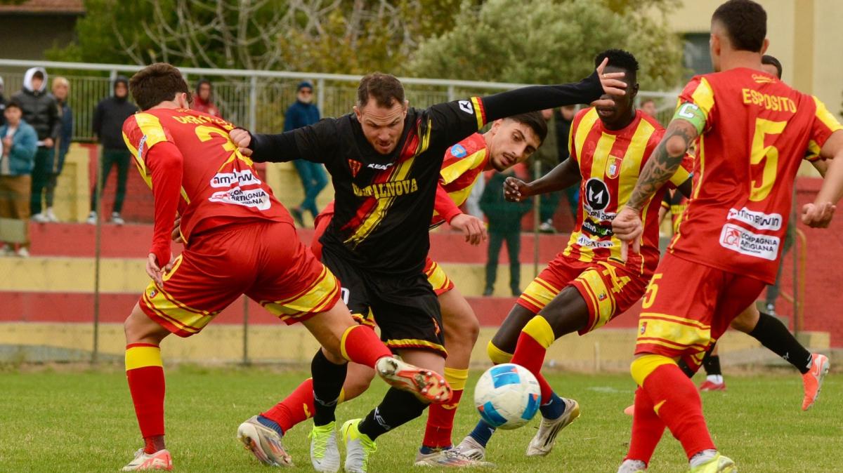 Sammaurese, i 7 gol presi ad Ostia un campanello d'allarme. Bisogna agire sul mercato