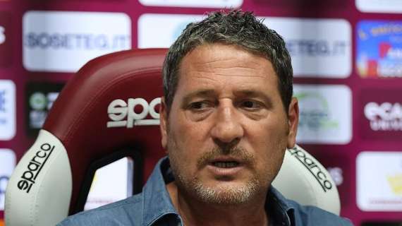 Reggina, mister Trocini: «Reggio ti conquista e ti fa battere il cuore, riporteremo la squadra tra i Professionisti»